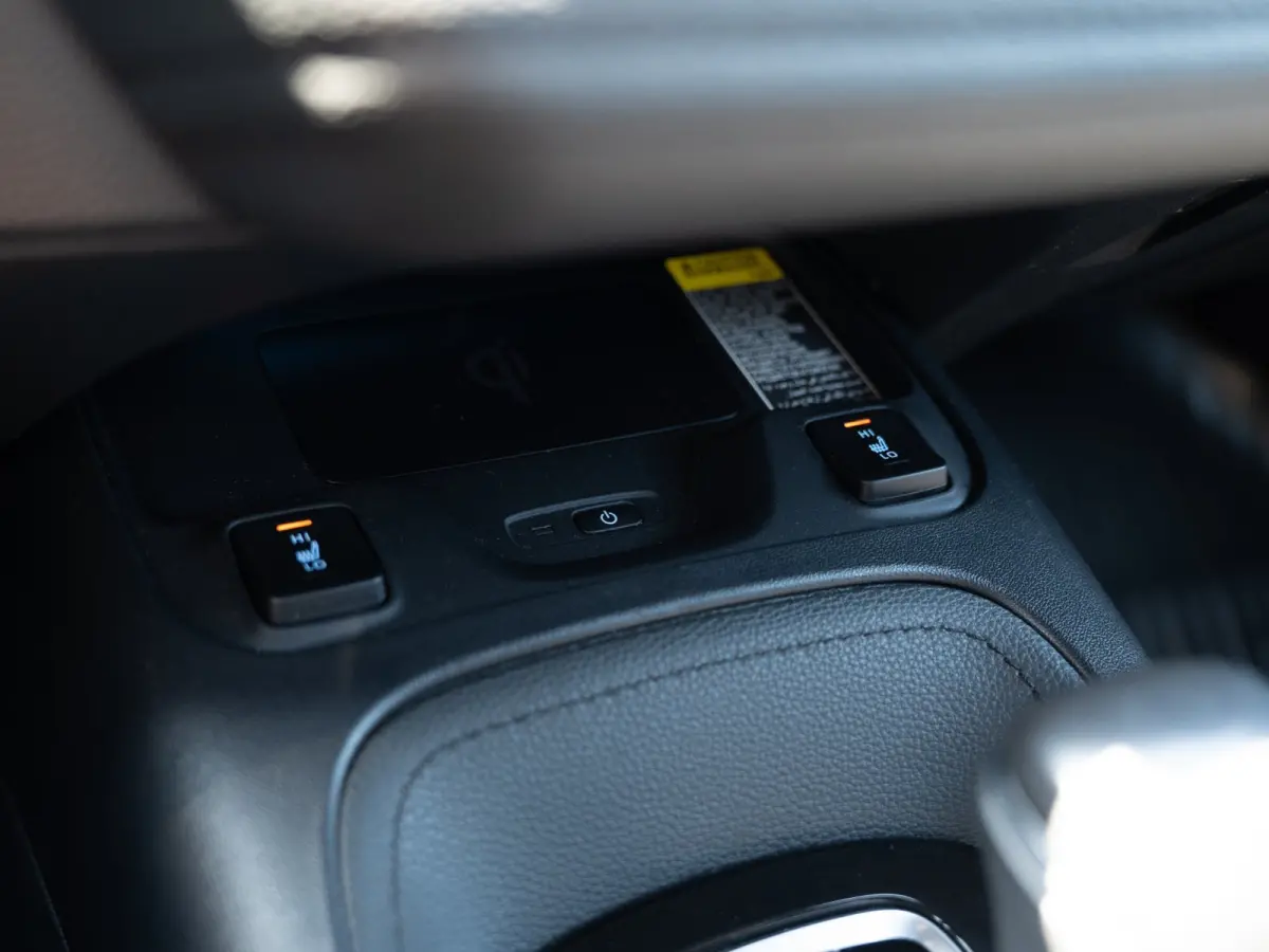 2.0 Hybrid GR-Sport Plus