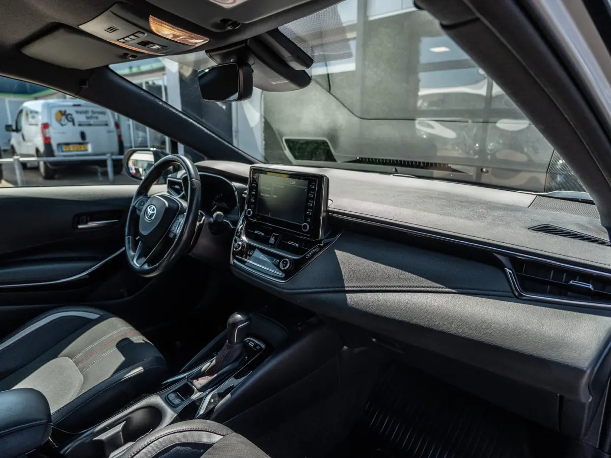 2.0 Hybrid GR-Sport Plus