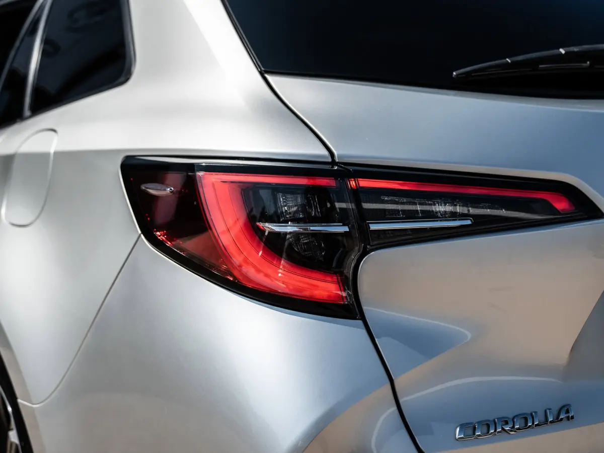 2.0 Hybrid GR-Sport Plus