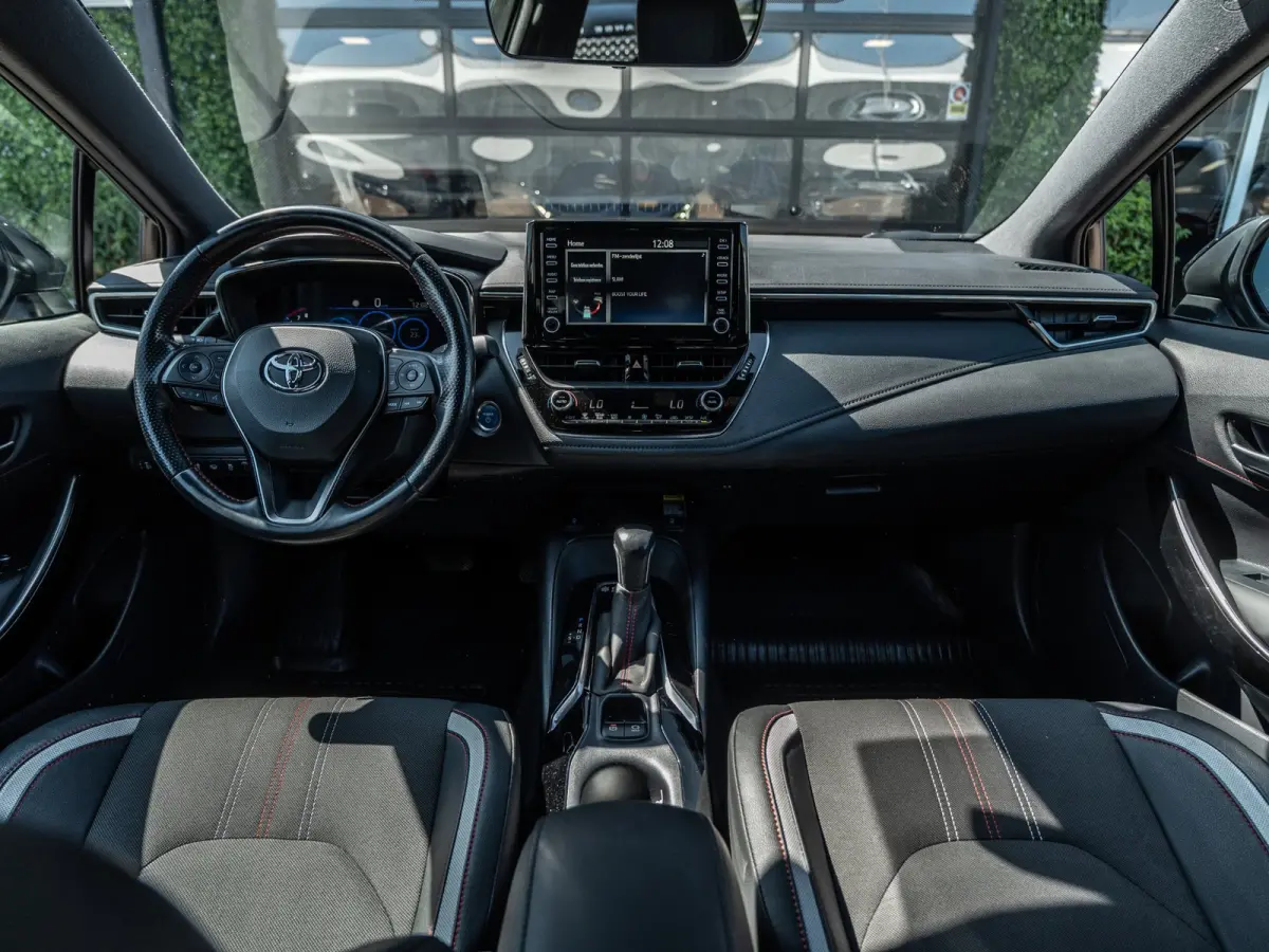 2.0 Hybrid GR-Sport Plus