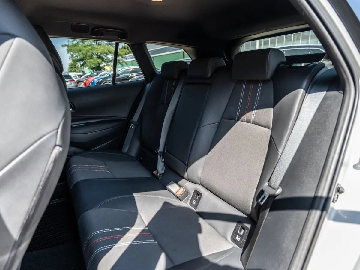 2.0 Hybrid GR-Sport Plus