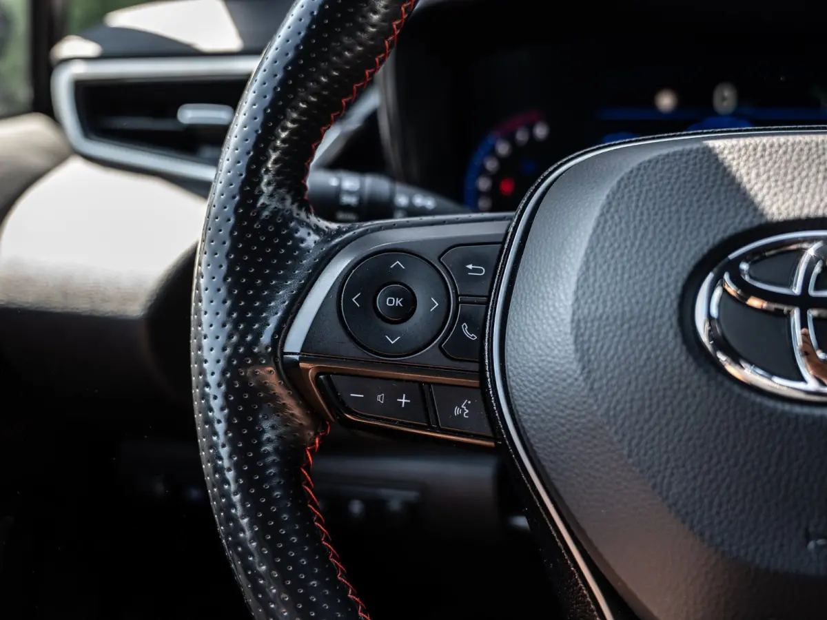2.0 Hybrid GR-Sport Plus