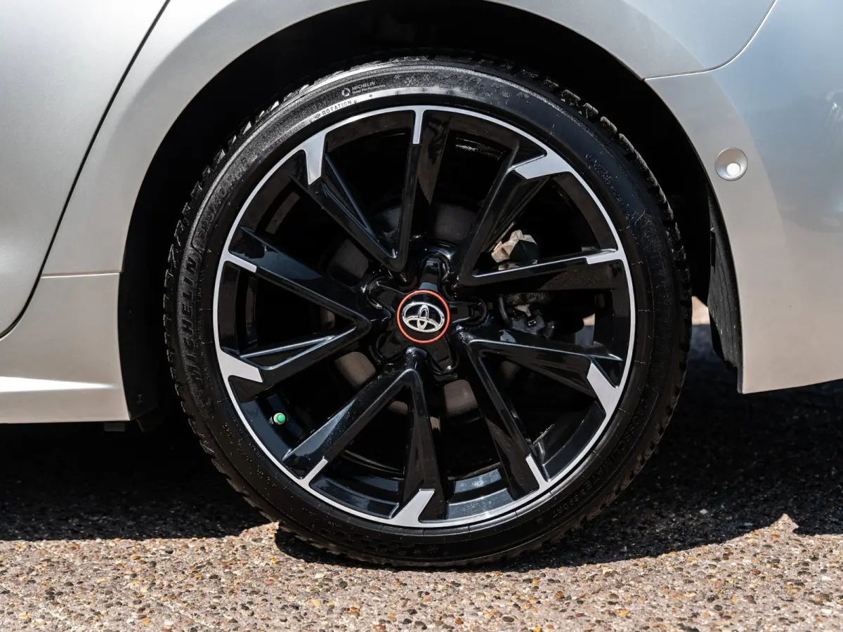 2.0 Hybrid GR-Sport Plus