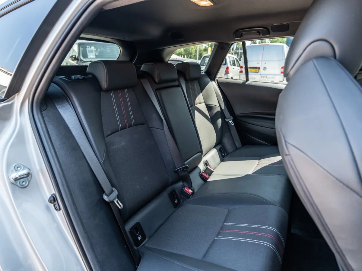 2.0 Hybrid GR-Sport Plus