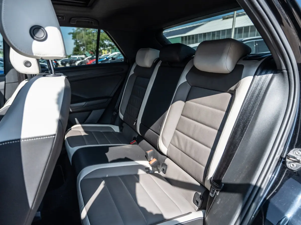 2.0 TSI DSG 190PK 4Motion Sport | R-Line | Pano | Leder | Beats