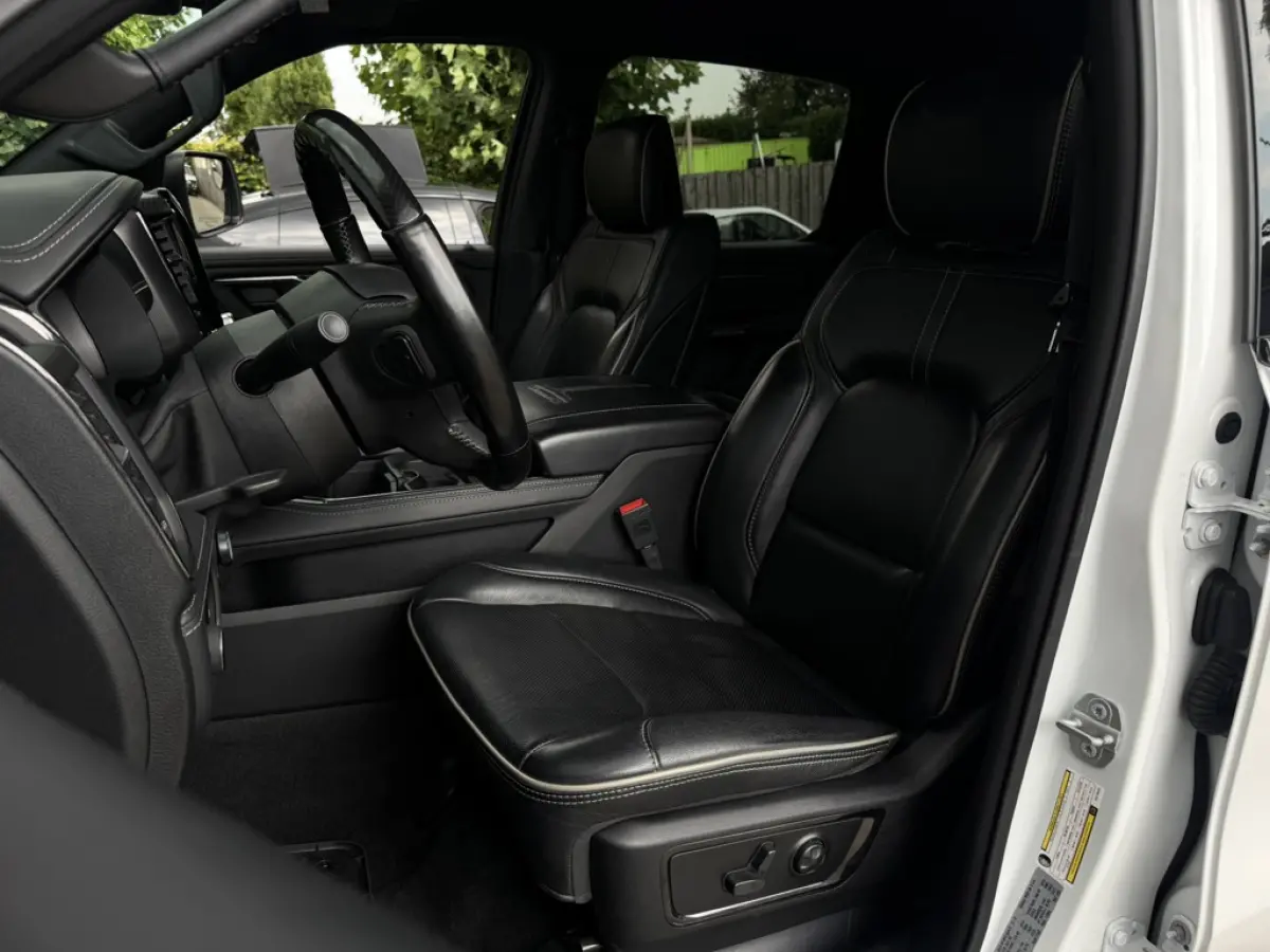 1500 LIMITED 5.7L V8, 1E EIG, LUCHTV, 22 INCH FUEL, SPLIT TAILGATE,