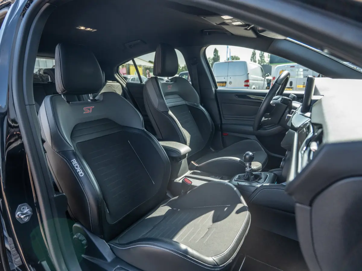 2.3 EcoBoost ST-3 | B&O | Camera | Winter Pack