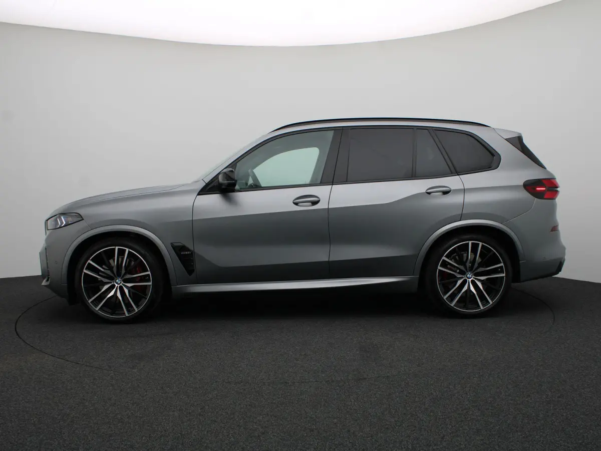 M60 M Sportpakket Pro | Travel Pack | Innovation Pack | Comfort Plus Pack | Exclusive Pack | M Sport uitlaatsysteem | Integral Active Steering | Adaptief onderstel | Soft Close | Panoramadak