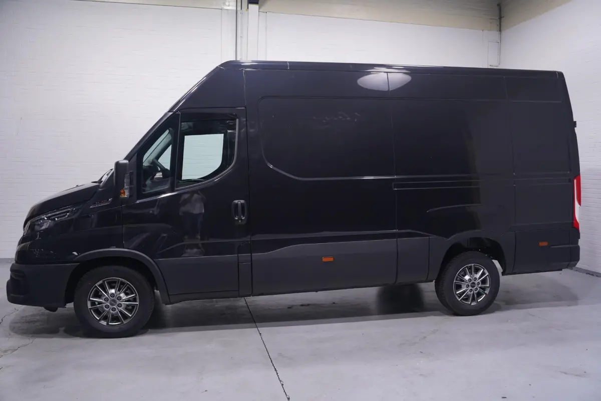 35S21 210 pk L2H2 Aut. Ook als 180 pk op voorraad Vol opties, Trekhaak 3.500 kg, 3-zits