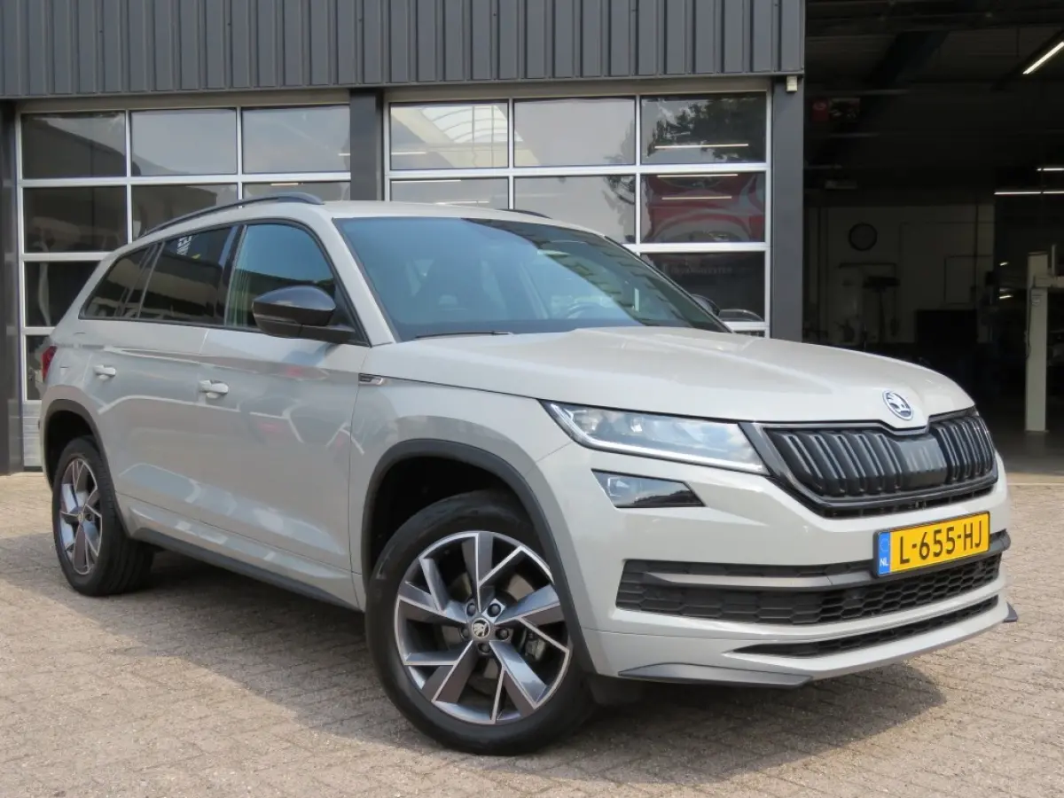 1.5 TSI 150pk SPORTLINE / 19 Inch / Trekhaak wegklap. / Stoel en stuurverw. / BOVAG garantie