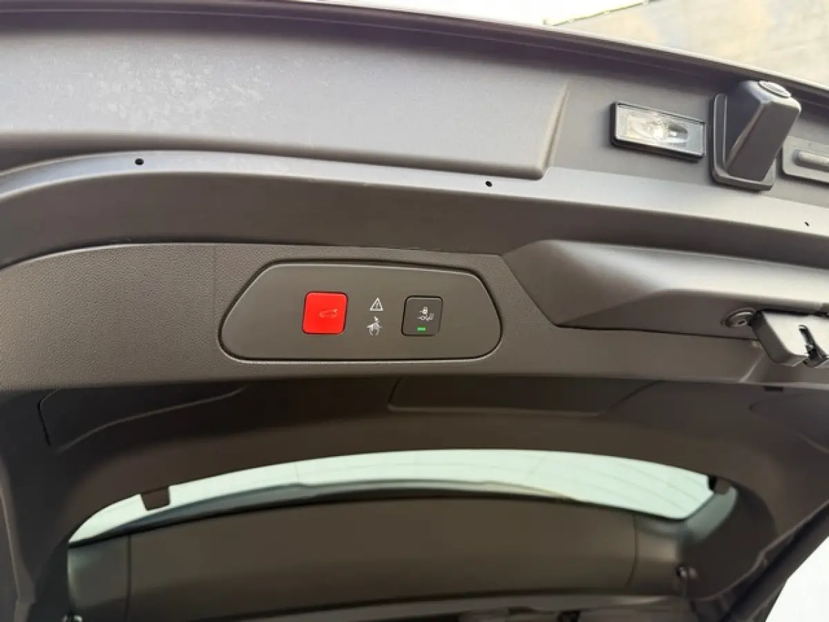 1.2 Turbo Ultimate met Navi/360-Camera, Trekhaak, Elek.A-Klep, Winterpakket
