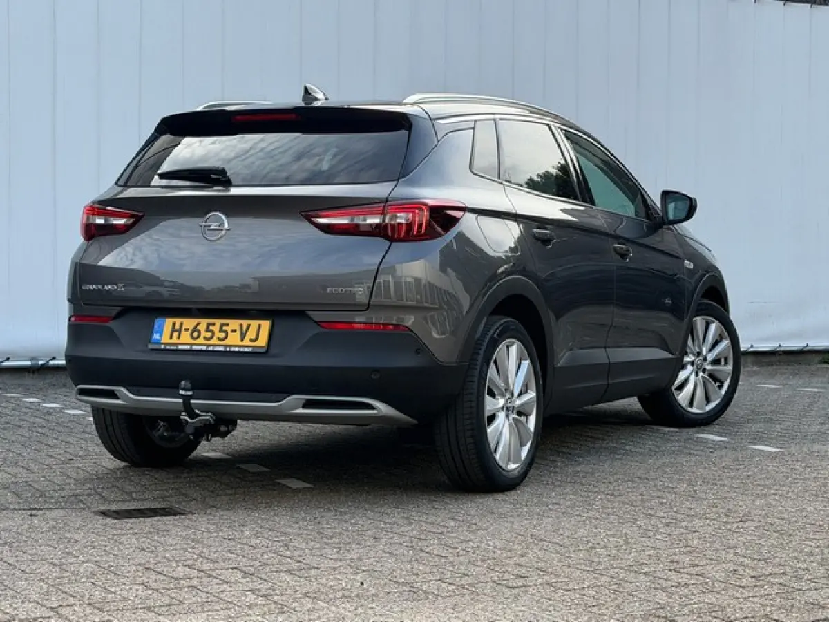 1.2 Turbo Ultimate met Navi/360-Camera, Trekhaak, Elek.A-Klep, Winterpakket