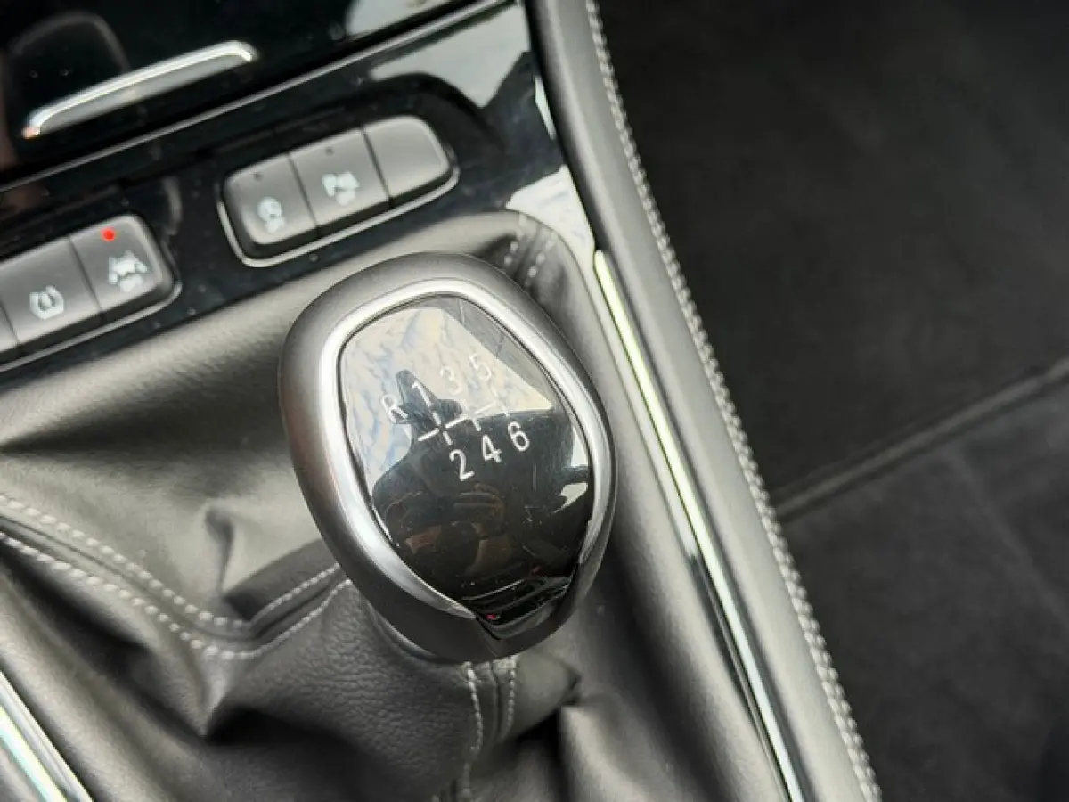 1.2 Turbo Ultimate met Navi/360-Camera, Trekhaak, Elek.A-Klep, Winterpakket