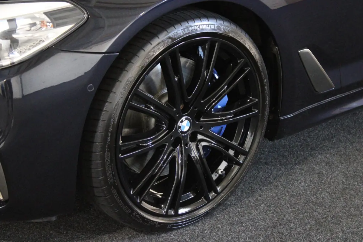 M550i xDrive High Executive | LEDER | CAMERA |