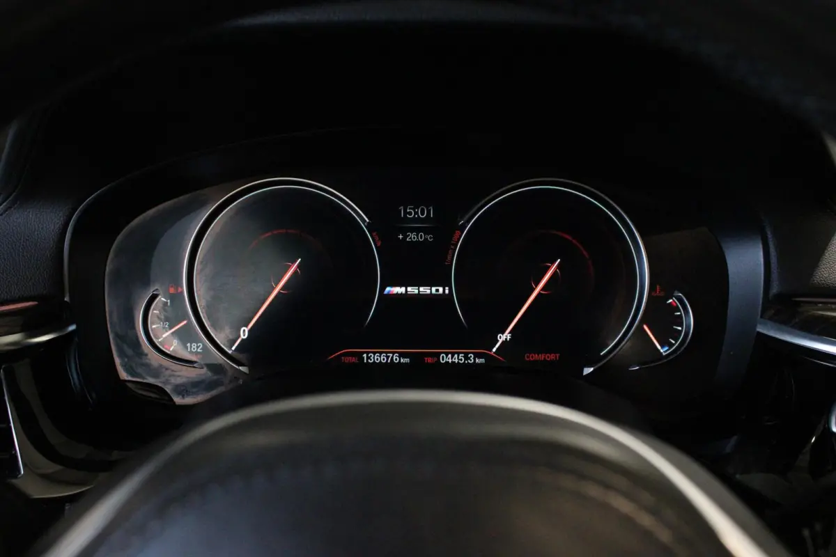 M550i xDrive High Executive | LEDER | CAMERA |