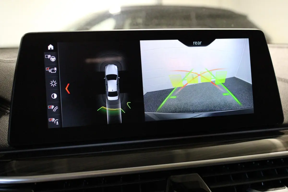 M550i xDrive High Executive | LEDER | CAMERA |