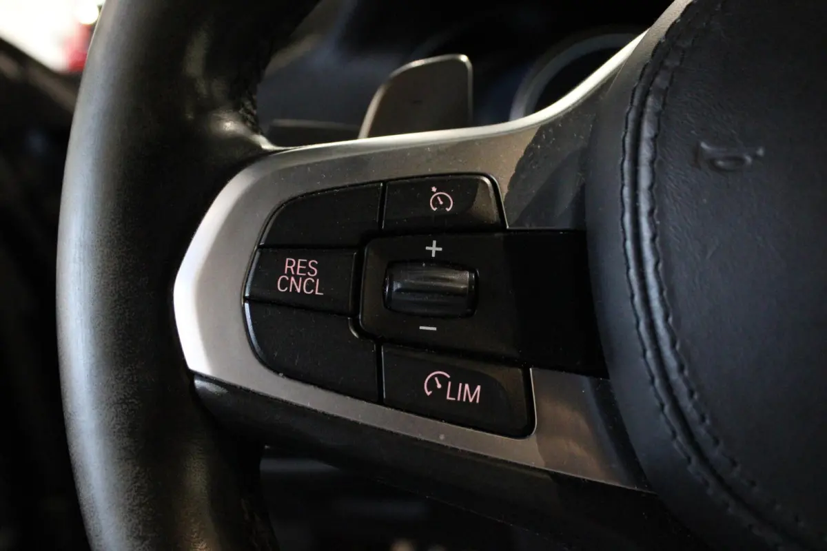 M550i xDrive High Executive | LEDER | CAMERA |
