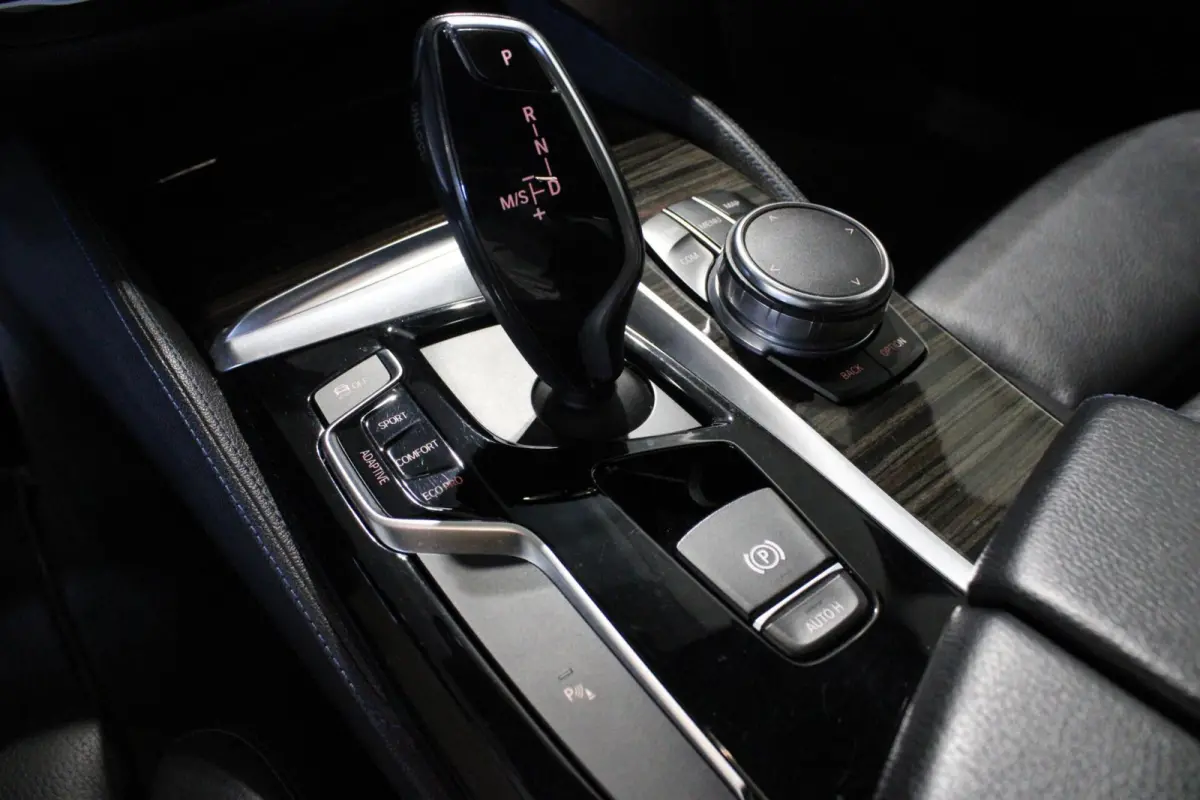 M550i xDrive High Executive | LEDER | CAMERA |