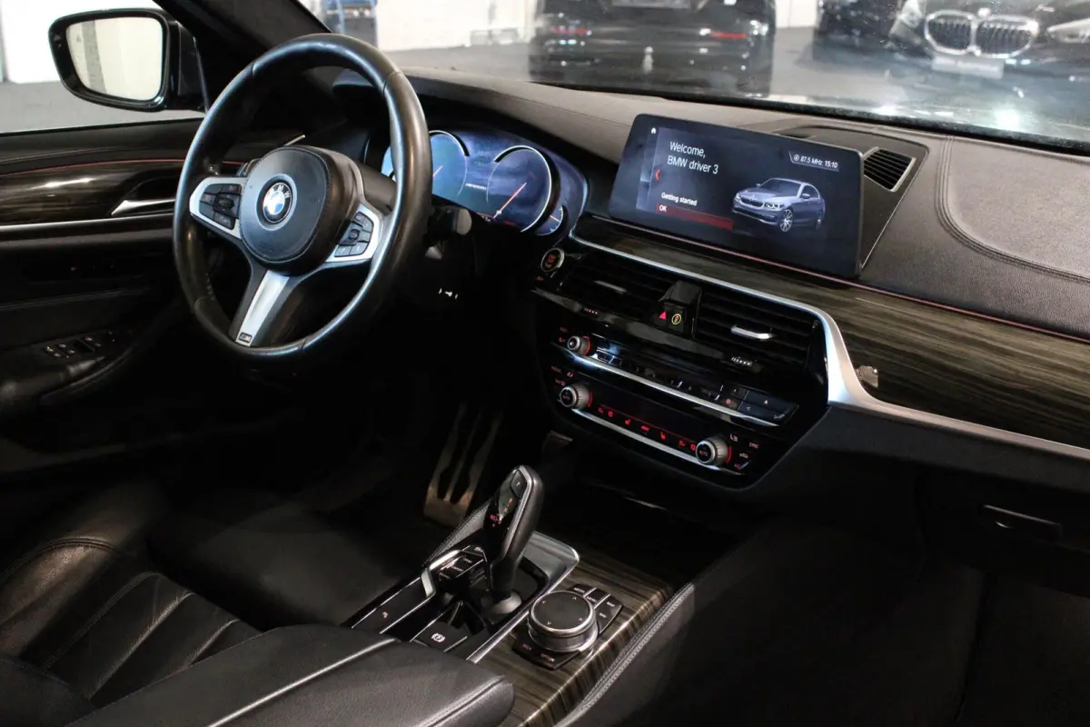 M550i xDrive High Executive | LEDER | CAMERA |