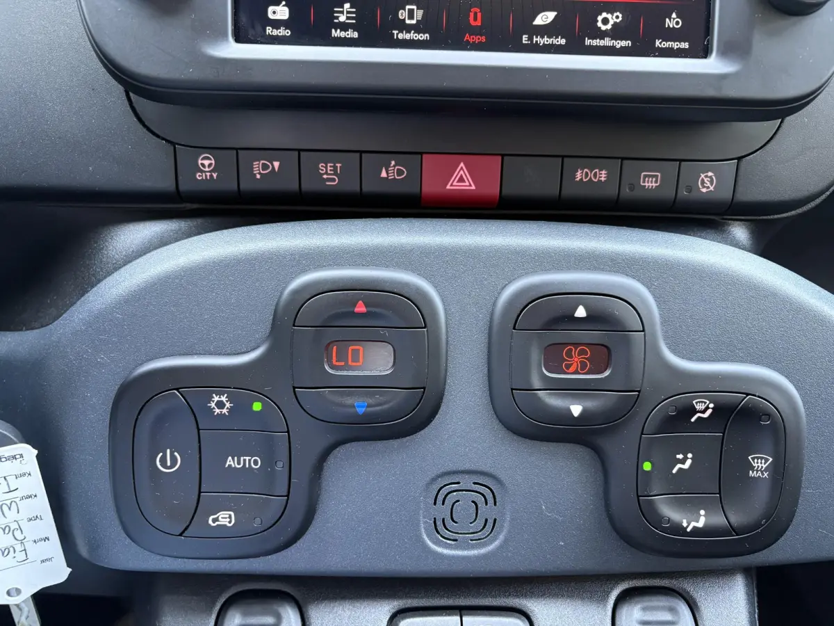 1.0 Hybrid Cross | Apple Carplay en Android Auto| Parkeersensoren |