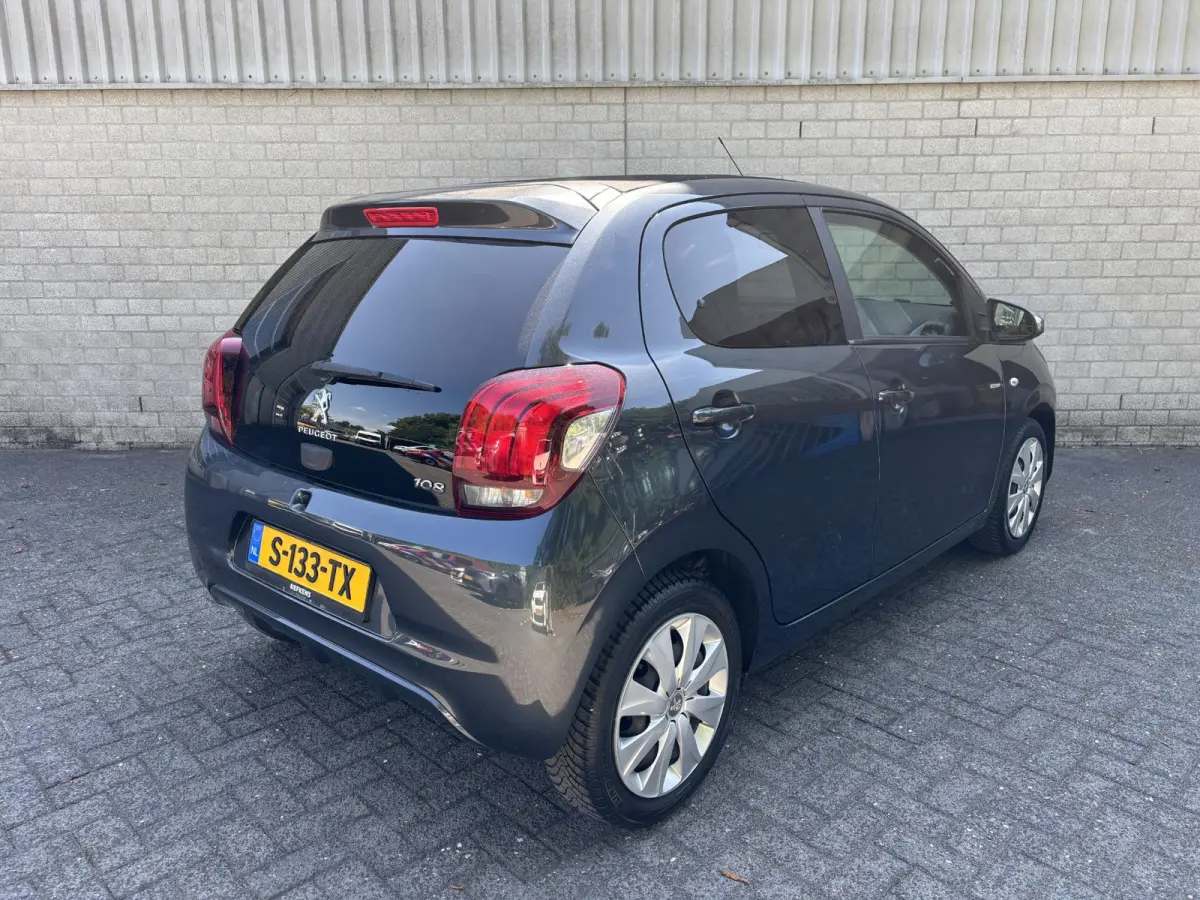 Top! Style 1.0 72pk | Camera | Stoelverwarming | Apple Carplay / Android Auto | Airco | Allseason banden |
