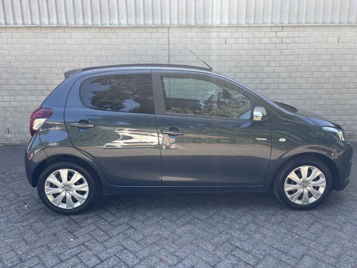 Top! Style 1.0 72pk | Camera | Stoelverwarming | Apple Carplay / Android Auto | Airco | Allseason banden |