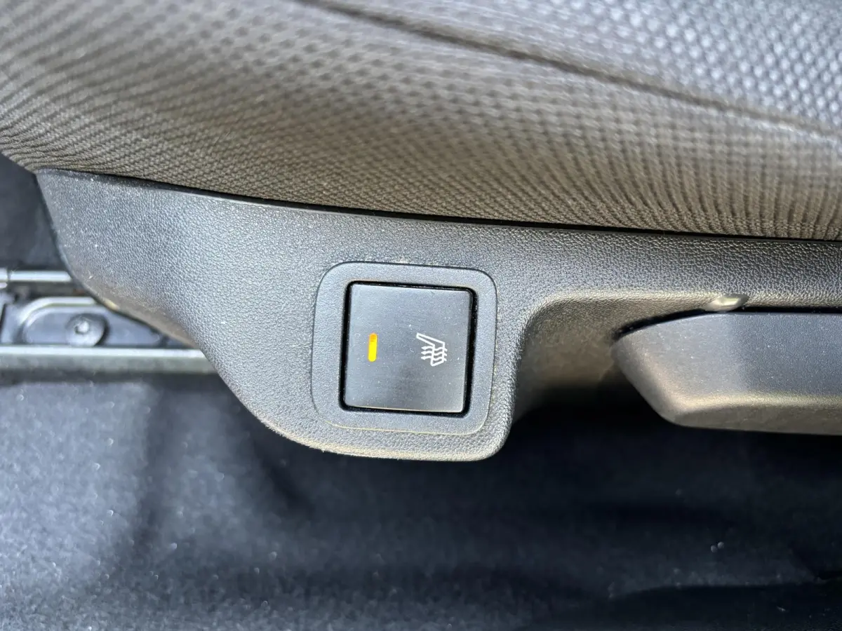 Top! Style 1.0 72pk | Camera | Stoelverwarming | Apple Carplay / Android Auto | Airco | Allseason banden |