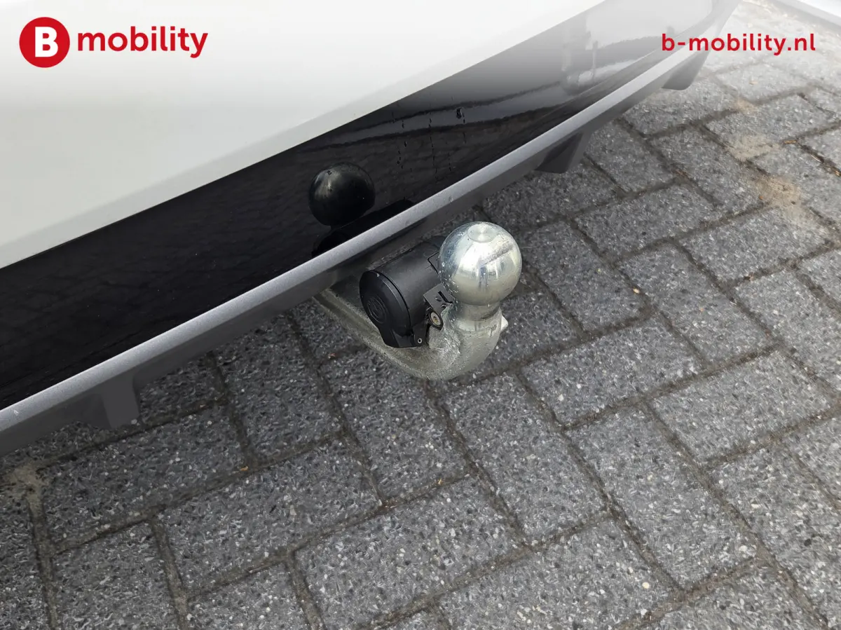 High Executive 80 kWh M-Sport 'Mineral-Weiss' Trekhaak Panoramadak | Head-Up | Harman/Kardon | Adaptive LED | ACC | DAB