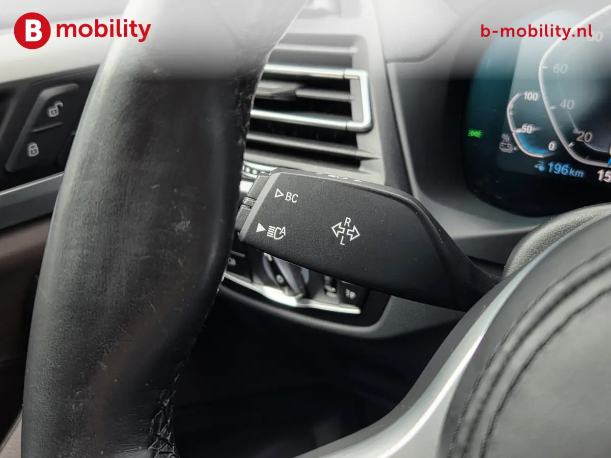 High Executive 80 kWh M-Sport 'Mineral-Weiss' Trekhaak Panoramadak | Head-Up | Harman/Kardon | Adaptive LED | ACC | DAB