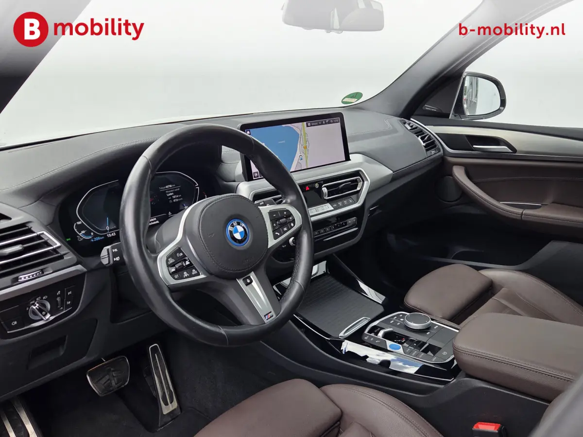 High Executive 80 kWh M-Sport 'Mineral-Weiss' Trekhaak Panoramadak | Head-Up | Harman/Kardon | Adaptive LED | ACC | DAB