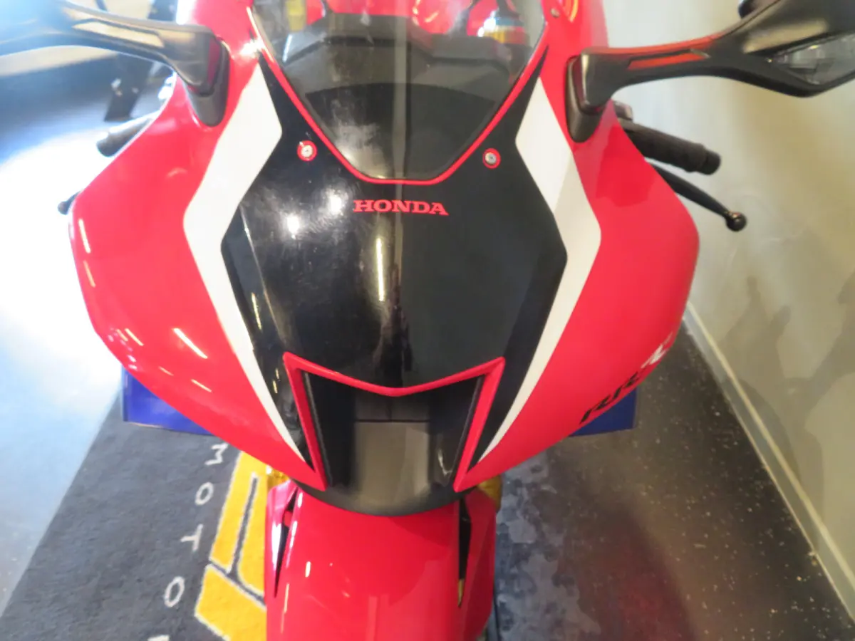 CBR 1000 RR-R FIREBLADE SP PERFECT!