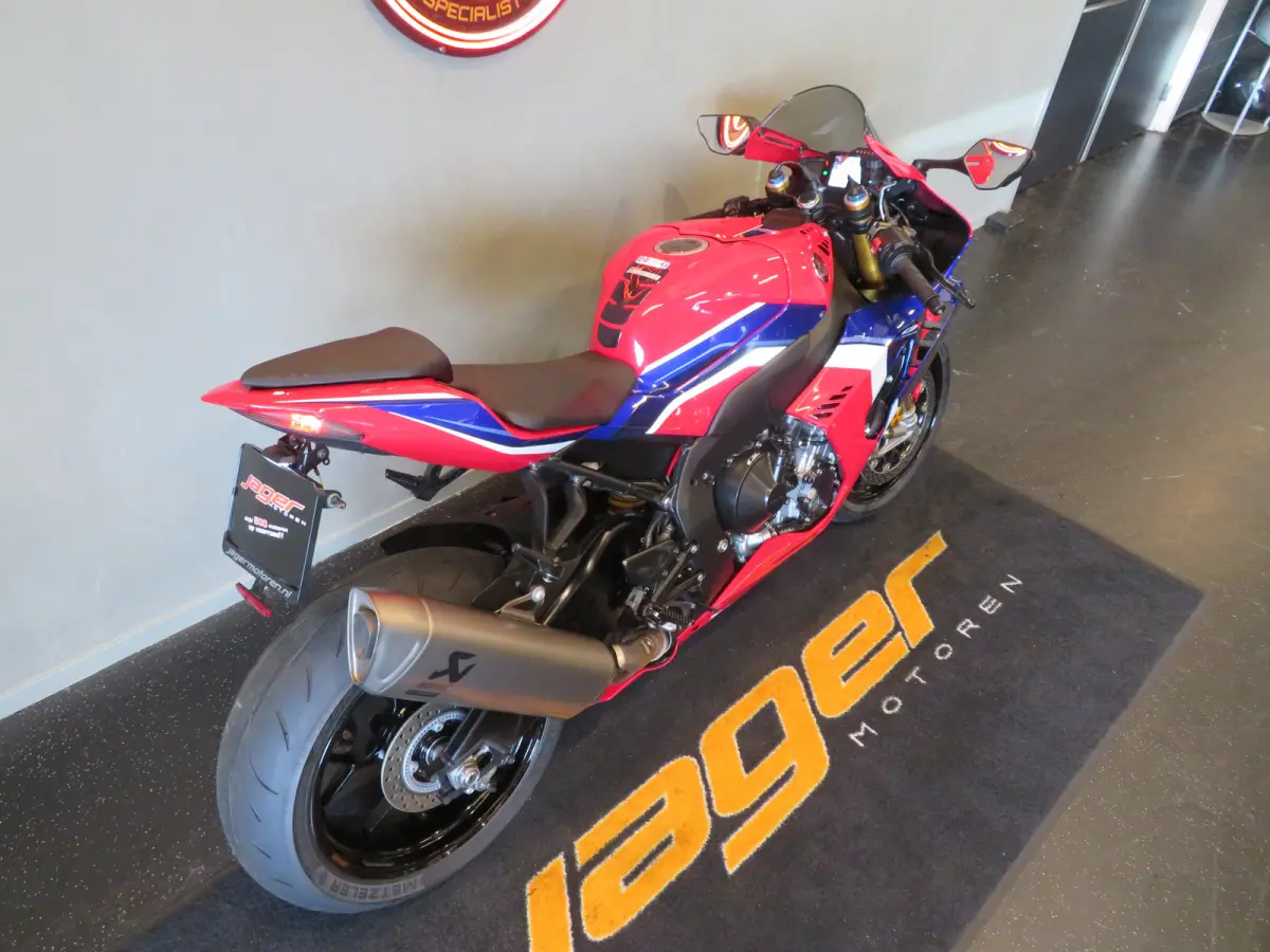 CBR 1000 RR-R FIREBLADE SP PERFECT!