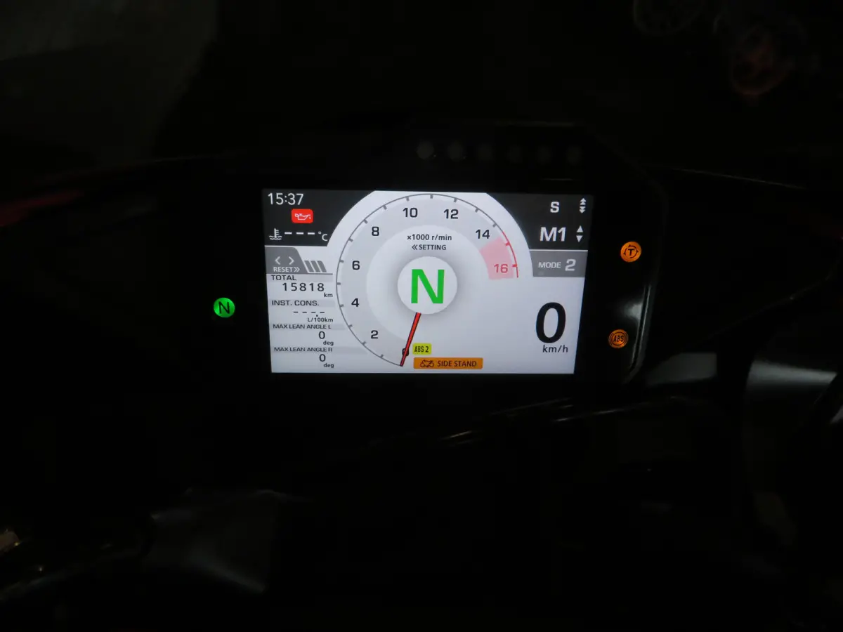 CBR 1000 RR-R FIREBLADE SP PERFECT!