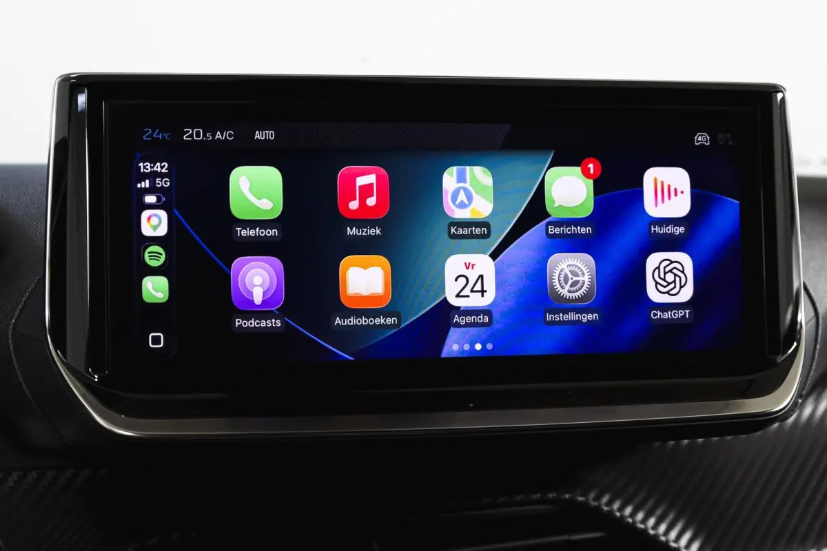 1.2 PureTech 130 PK Allure - Automaat | Dig. Cockpit | Adapt. Cruise | Stoelverw. | PDC | Camera | App. Connect | ECC | LM 17" |