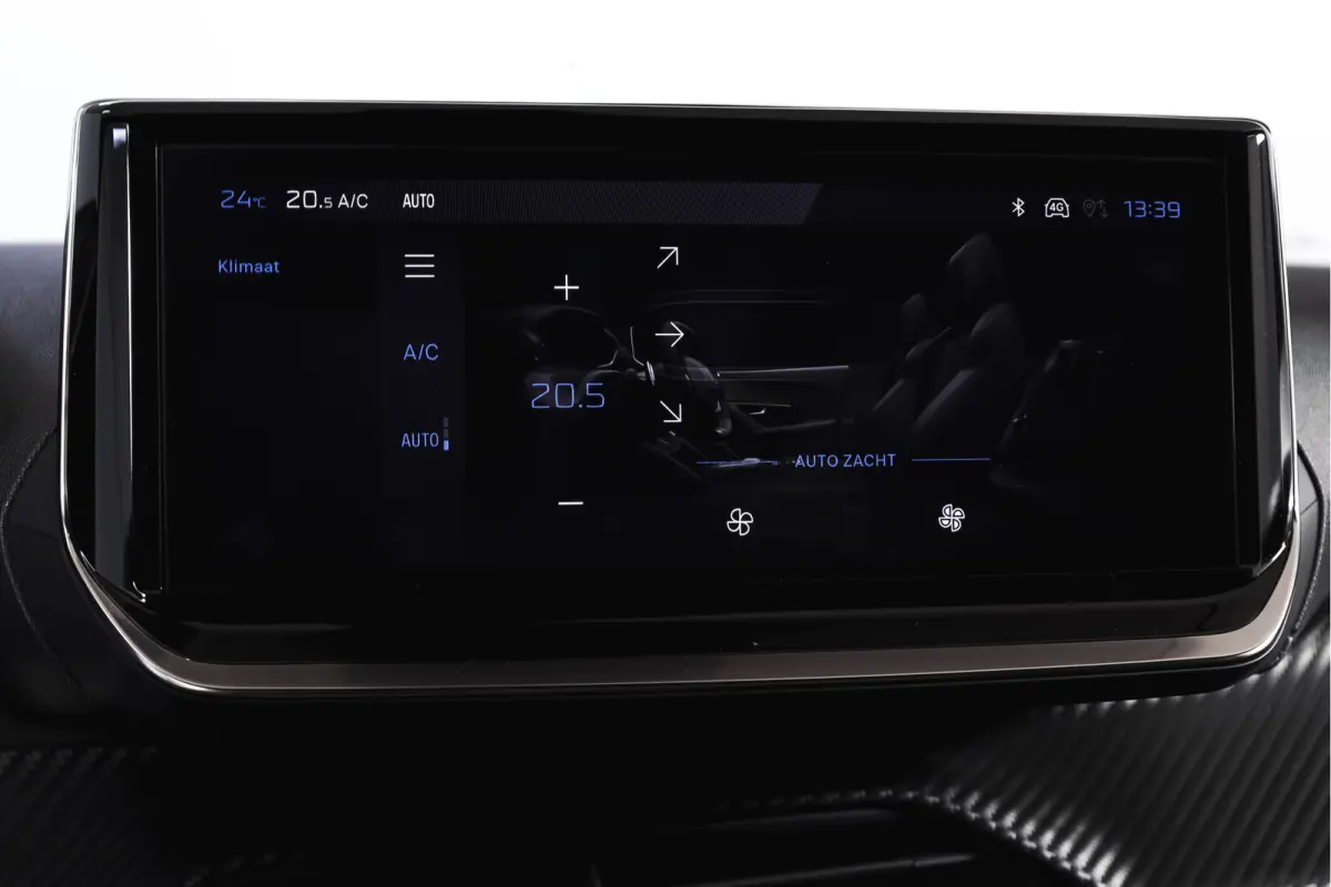 1.2 PureTech 130 PK Allure - Automaat | Dig. Cockpit | Adapt. Cruise | Stoelverw. | PDC | Camera | App. Connect | ECC | LM 17" |