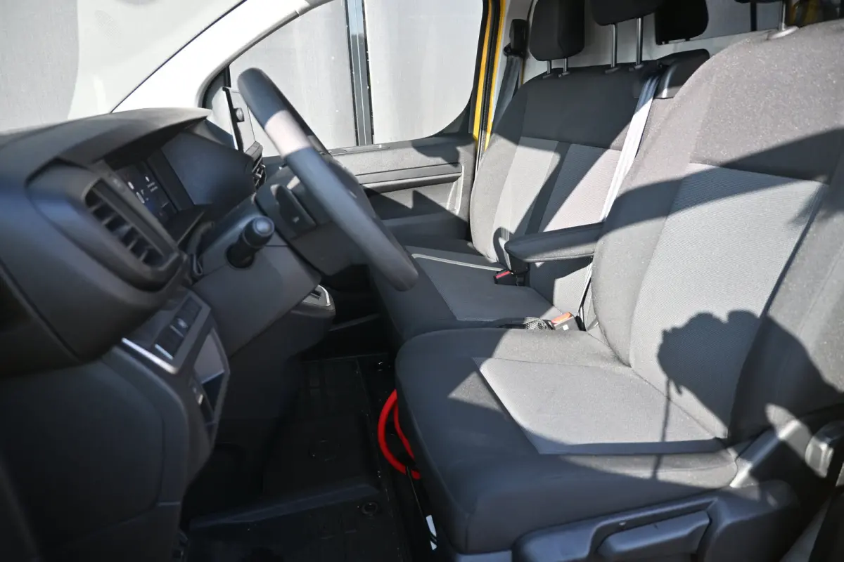 Electric L3 50 kWh | Sidebars | Betimmering | 17"LMV | Achteruitrijcamera | Navigatie by App | !!