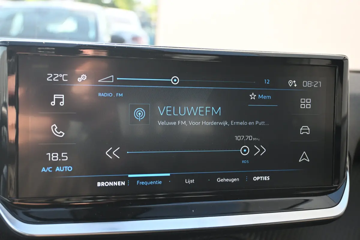 1.2 Hybrid 145 Style | Navigatie by App | Parkeersensoren | Full-LED | Cruise Control | !!