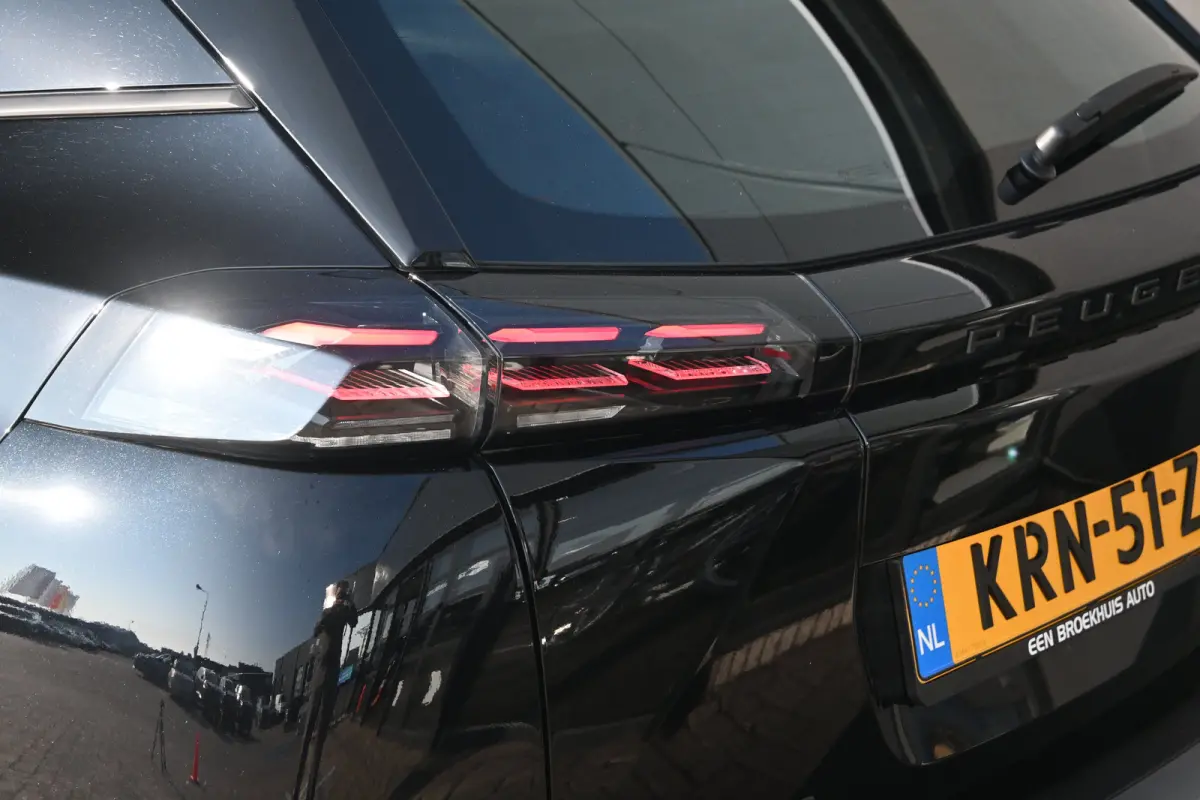 1.2 Hybrid 145 Style | Navigatie by App | Parkeersensoren | Full-LED | Cruise Control | !!