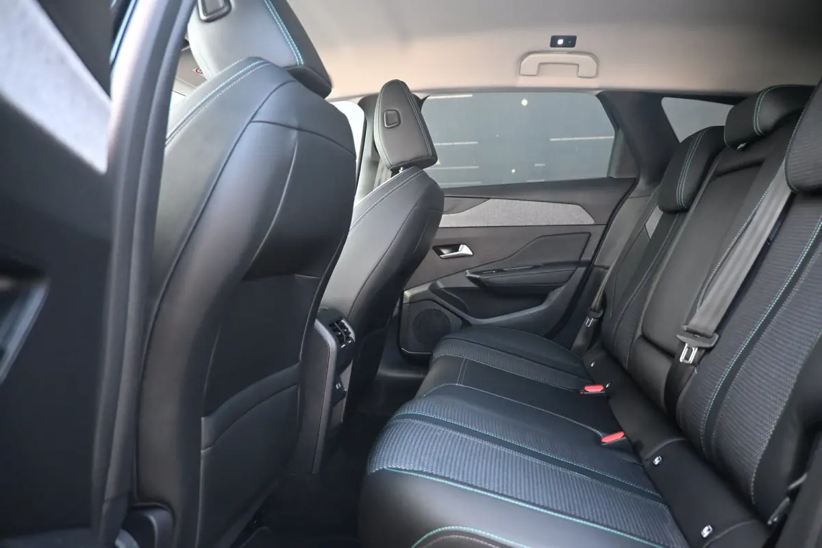 1.6 HYbrid 180 Allure Pack Business | Afn. Trekhaak | Navigatie | Stoelverwarming | AGR-Comfortstoel | Achteruitrijcamera | !!