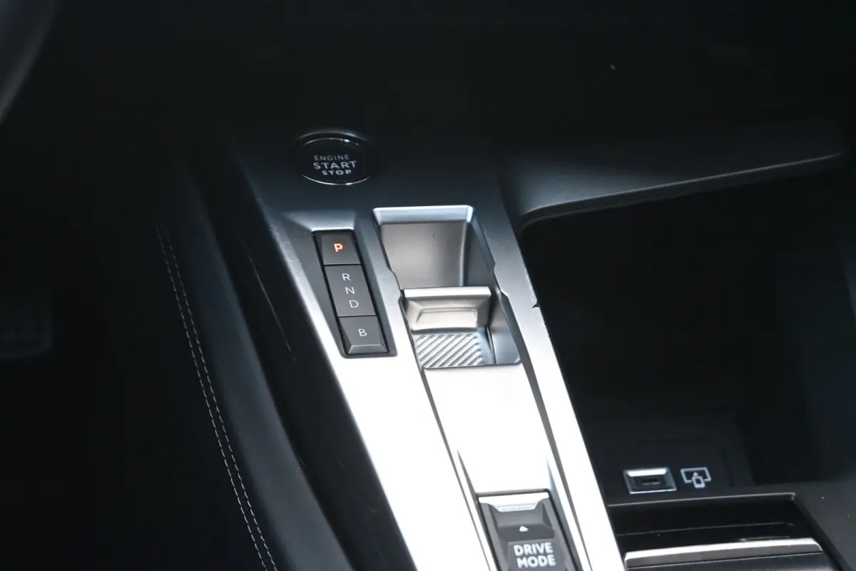 1.6 HYbrid 180 Allure Pack Business | Afn. Trekhaak | Navigatie | Stoelverwarming | AGR-Comfortstoel | Achteruitrijcamera | !!