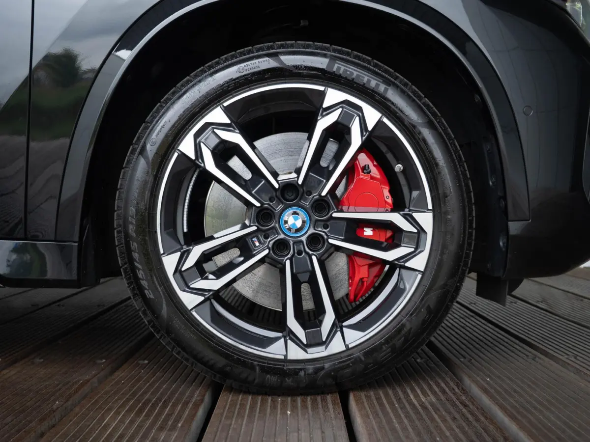 xDrive25e | M Sportpakket Pro | Innovation Pack | Comfort Access | Head-Up Display | Parking Assistant Plus | Isofix | 19''