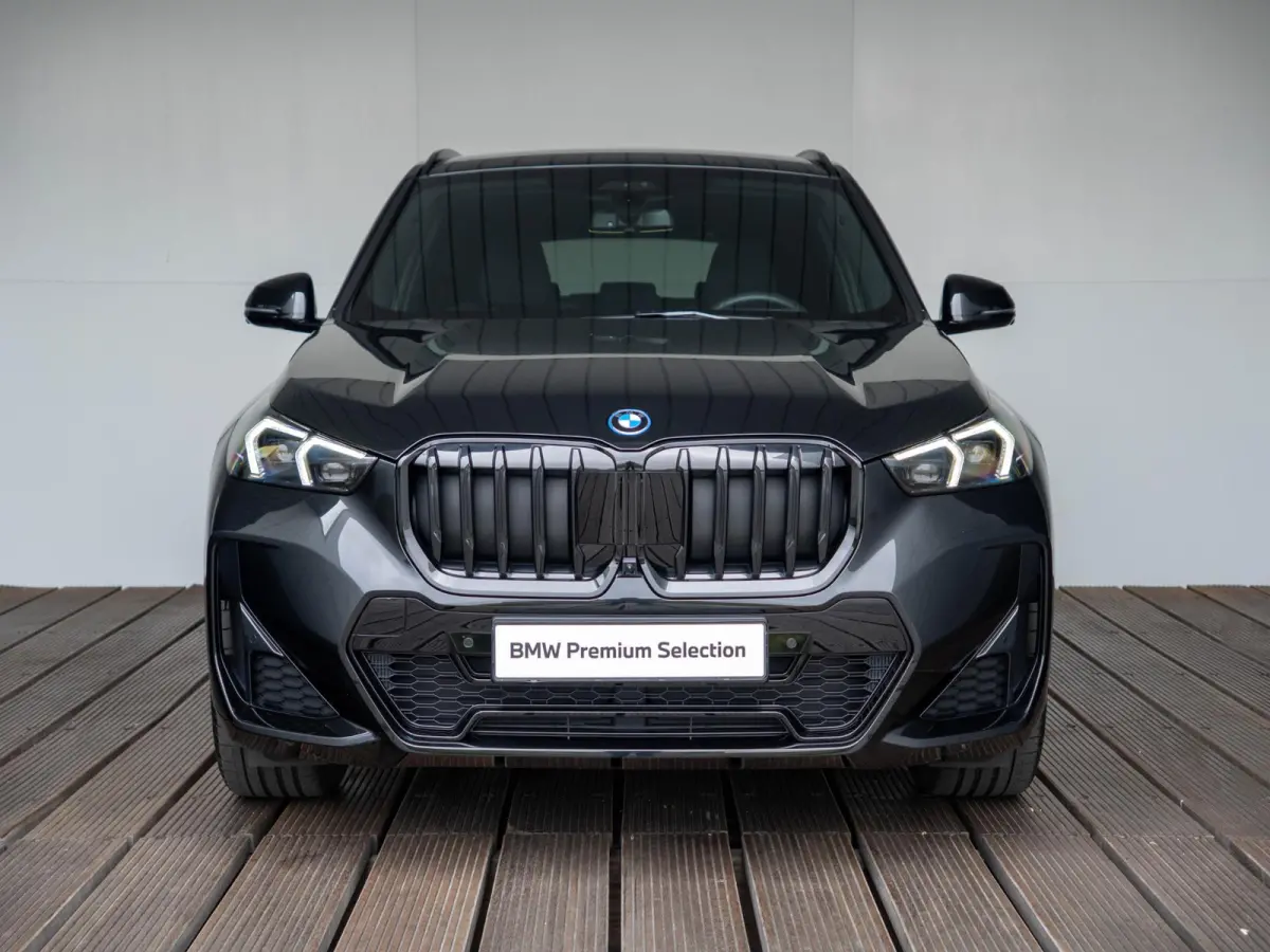 xDrive25e | M Sportpakket Pro | Innovation Pack | Comfort Access | Head-Up Display | Parking Assistant Plus | Isofix | 19''