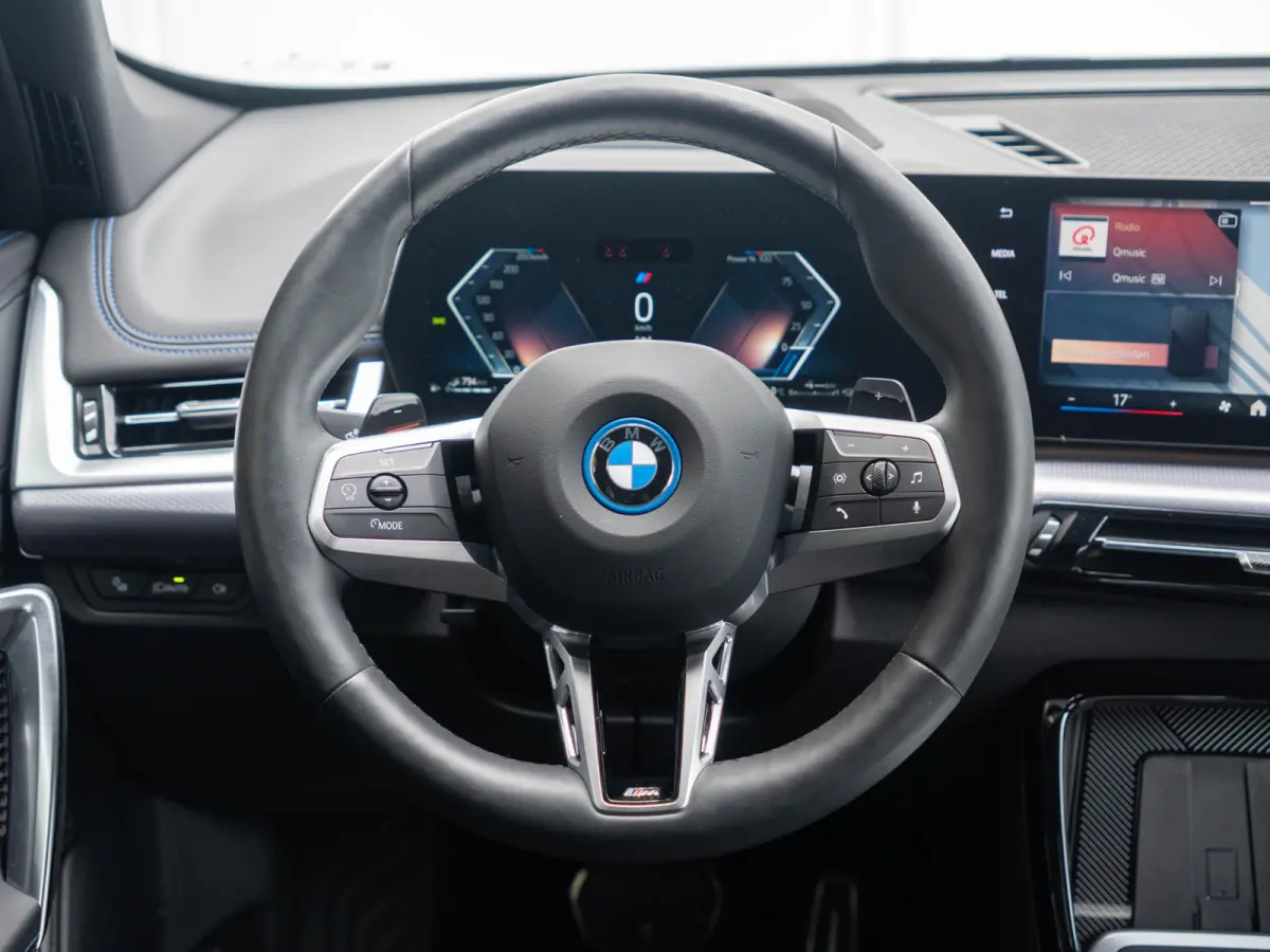 xDrive25e | M Sportpakket Pro | Innovation Pack | Comfort Access | Head-Up Display | Parking Assistant Plus | Isofix | 19''