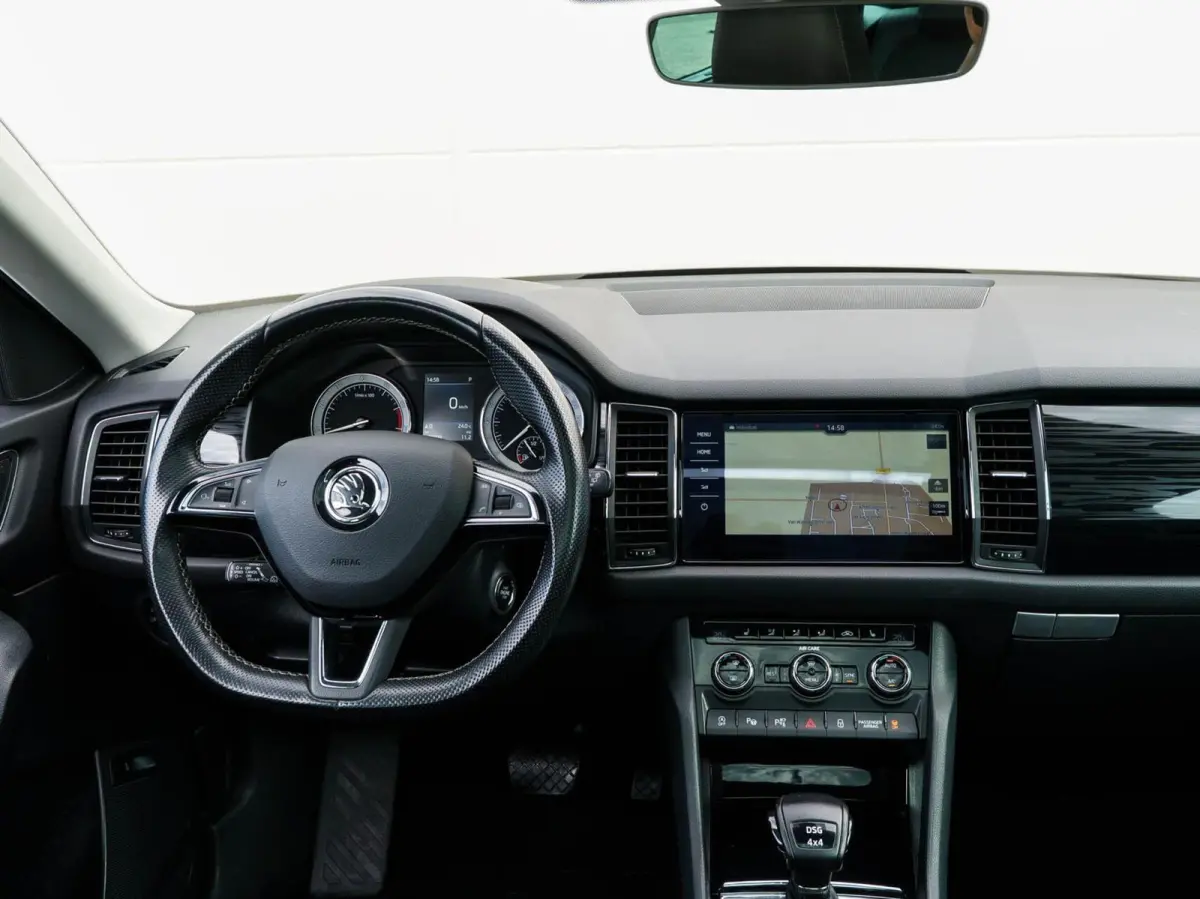 2.0 TSI DSG 180pk 4x4 Style Business Automaat | ECC | Carplay | Panoramadak | Trekhaak