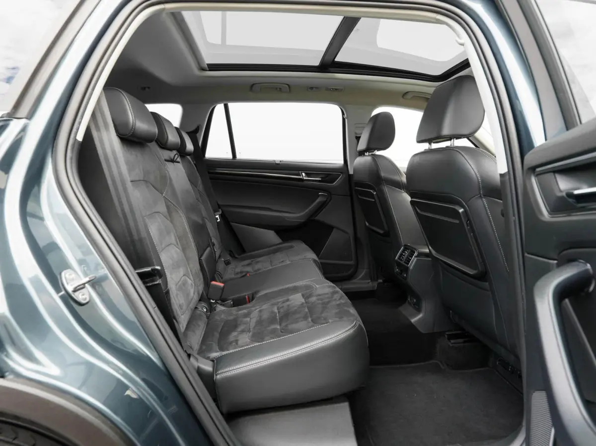 2.0 TSI DSG 180pk 4x4 Style Business Automaat | ECC | Carplay | Panoramadak | Trekhaak