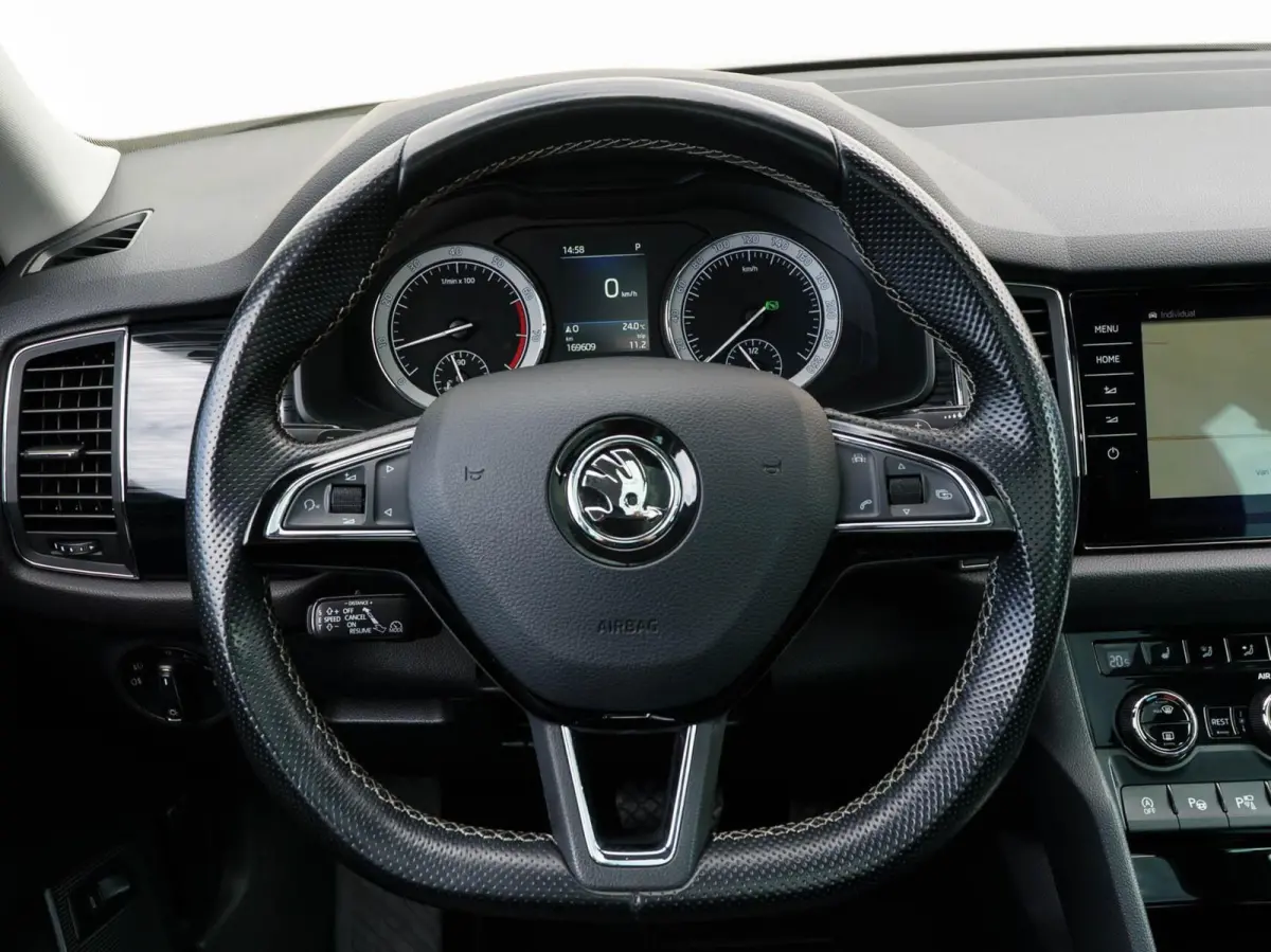 2.0 TSI DSG 180pk 4x4 Style Business Automaat | ECC | Carplay | Panoramadak | Trekhaak
