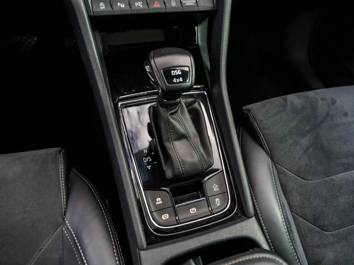 2.0 TSI DSG 180pk 4x4 Style Business Automaat | ECC | Carplay | Panoramadak | Trekhaak