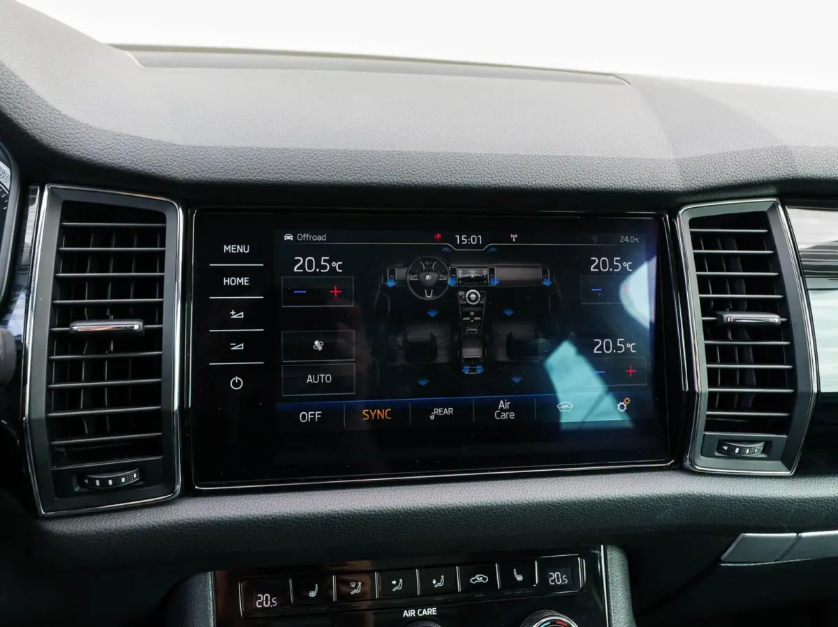 2.0 TSI DSG 180pk 4x4 Style Business Automaat | ECC | Carplay | Panoramadak | Trekhaak