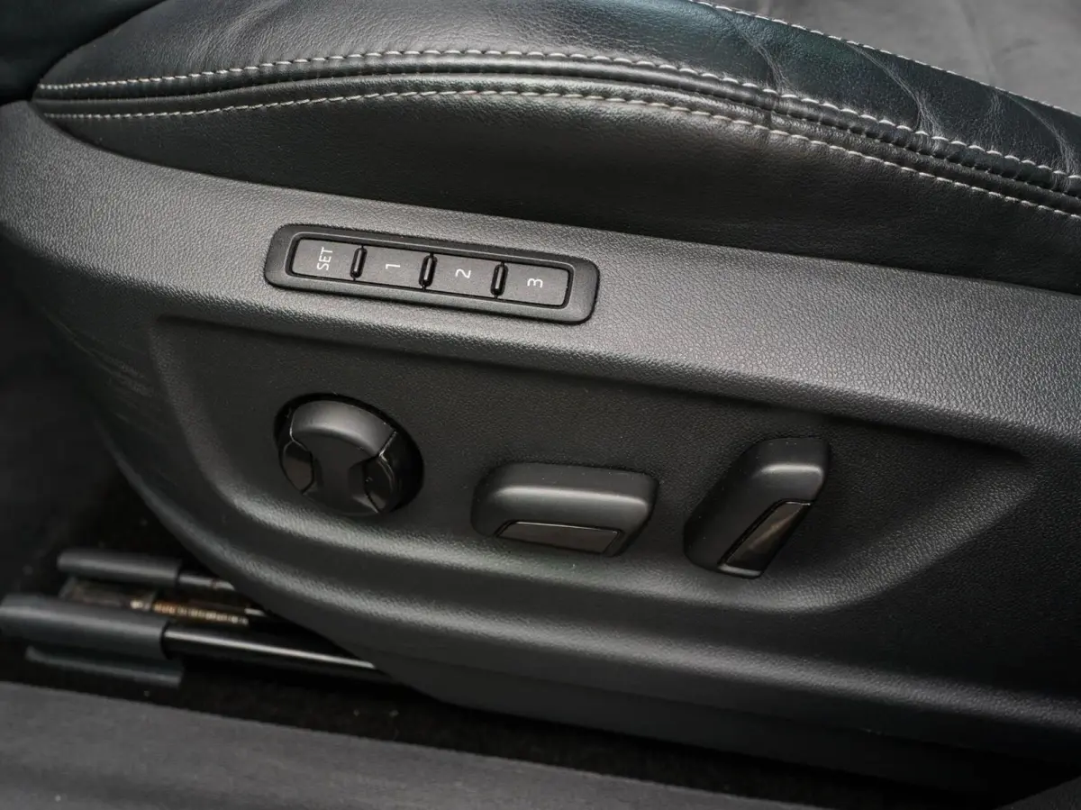 2.0 TSI DSG 180pk 4x4 Style Business Automaat | ECC | Carplay | Panoramadak | Trekhaak