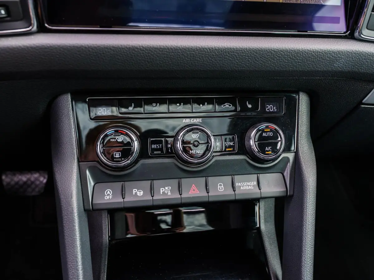 2.0 TSI DSG 180pk 4x4 Style Business Automaat | ECC | Carplay | Panoramadak | Trekhaak